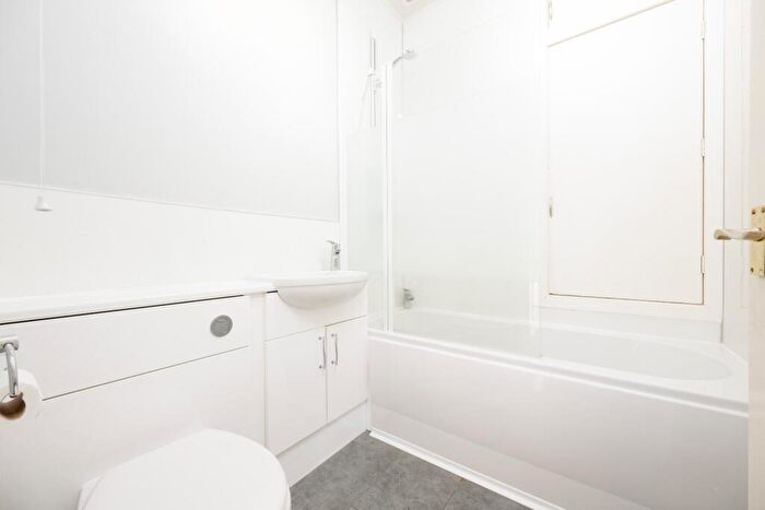1 Bedroom Flat For Sale In Chestnut Row, Aberdeen, Aberdeen, AB25