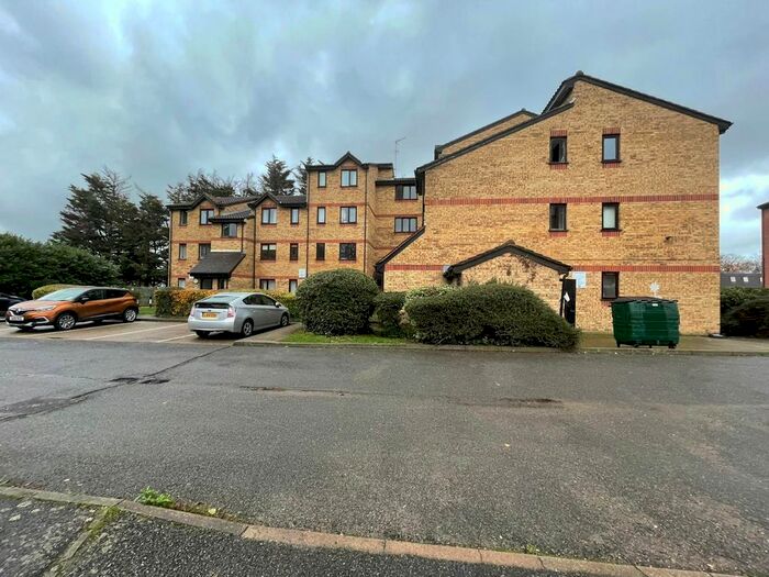 2 Bedroom Flat To Rent In Samuel Close, London, SE14