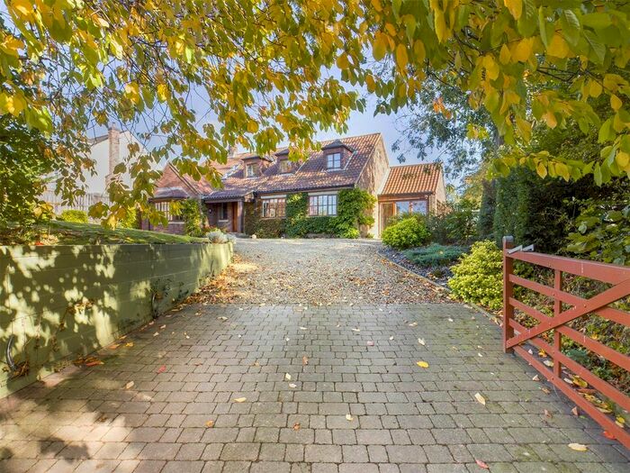4 Bedroom Detached House For Sale In Moor Lane, Carnaby, Bridlington, YO16