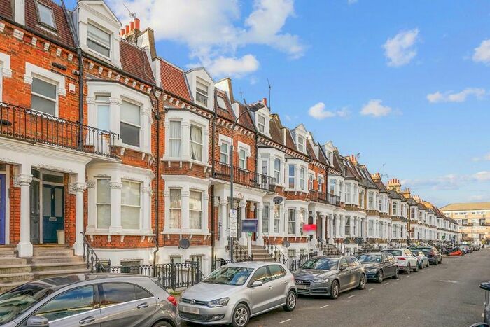 2 Bedroom Flat To Rent In Mirabel Road, London, SW6