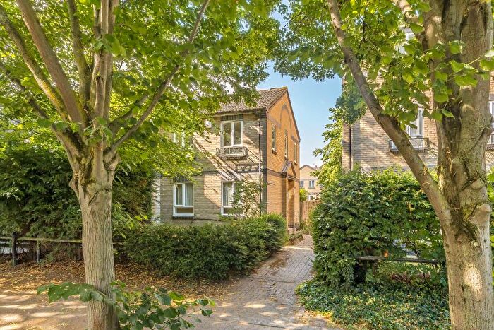 2 Bedroom Semi Detached House For Sale In Dock Hill Avenue, London, SE16