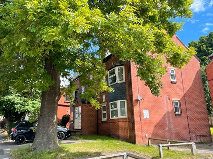 2 Bedroom Flat To Rent In Headingley Mount, Leeds, LS6