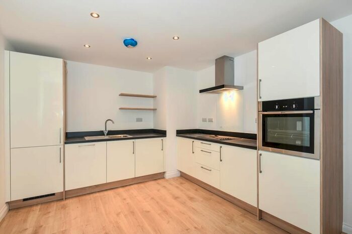3 Bedroom Flat To Rent In Town Centre, Bicester, OX26