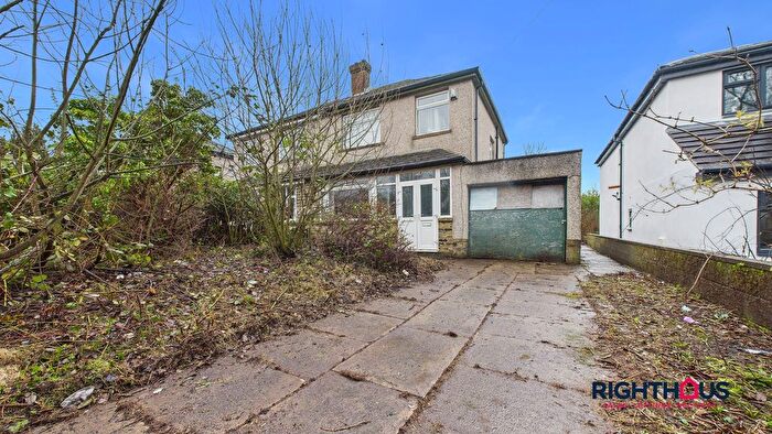 3 Bedroom Semi-detached House For Sale In Mandale Road, Bradford, BD6