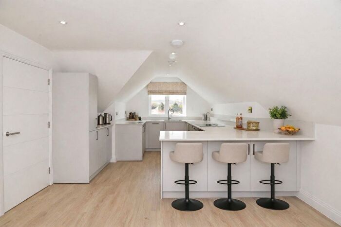 2 Bedroom Flat For Sale In Joinery Close, Princes Risborough, HP27