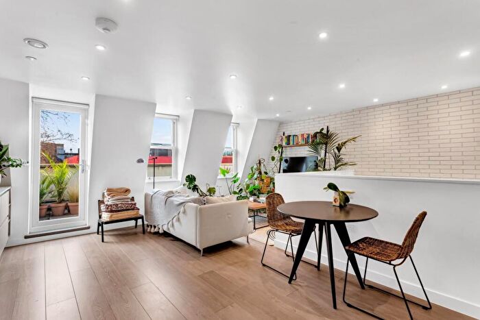 1 Bedroom Apartment To Rent In Britton Street, London, EC1M