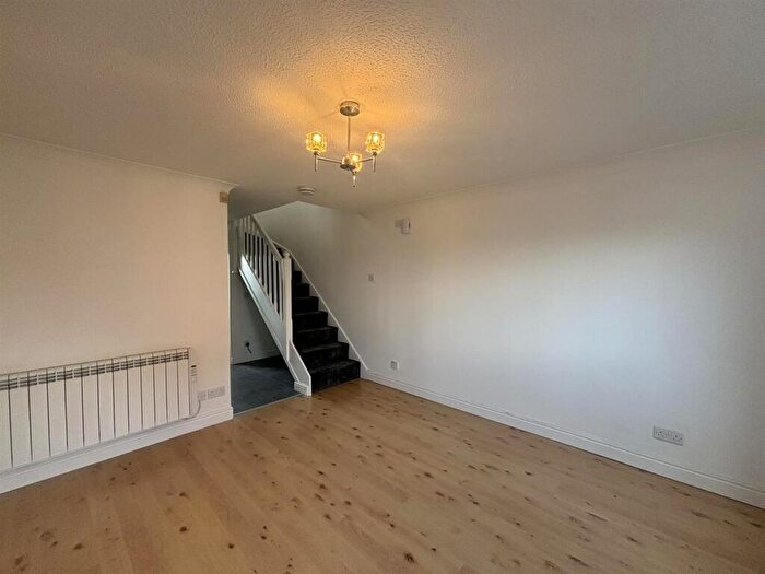 1 Bedroom Terraced House To Rent In Beamsley Way, Kingswood, Hull, HU7