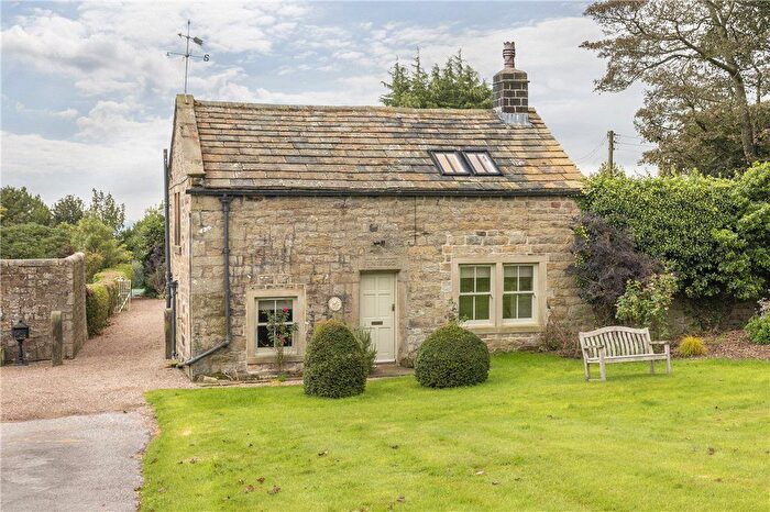 2 Bedroom Detached House To Rent In Ben Rhydding Drive, Ilkley, West Yorkshire, Uk, LS29