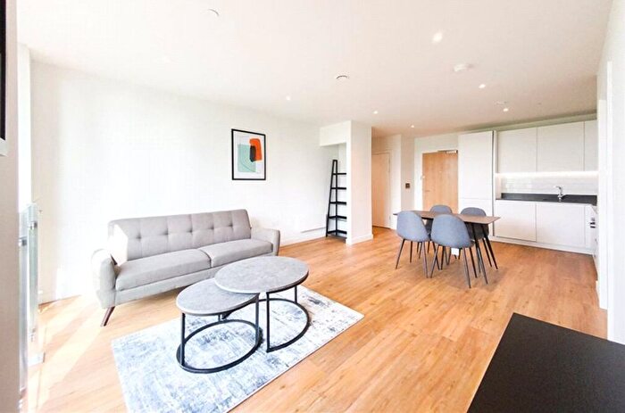 2 Bedroom Flat To Rent In City Road, Old Street, London, EC1V