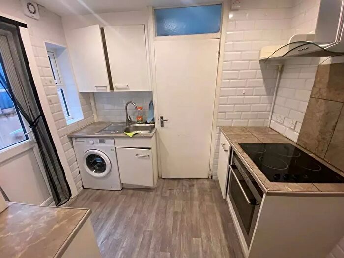 1 Bedroom Flat To Rent In Corporation Street, London, E15