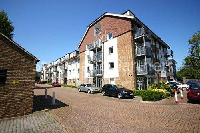 2 Bedroom Flat To Rent In Harlands Road, Haywards Heath, RH16