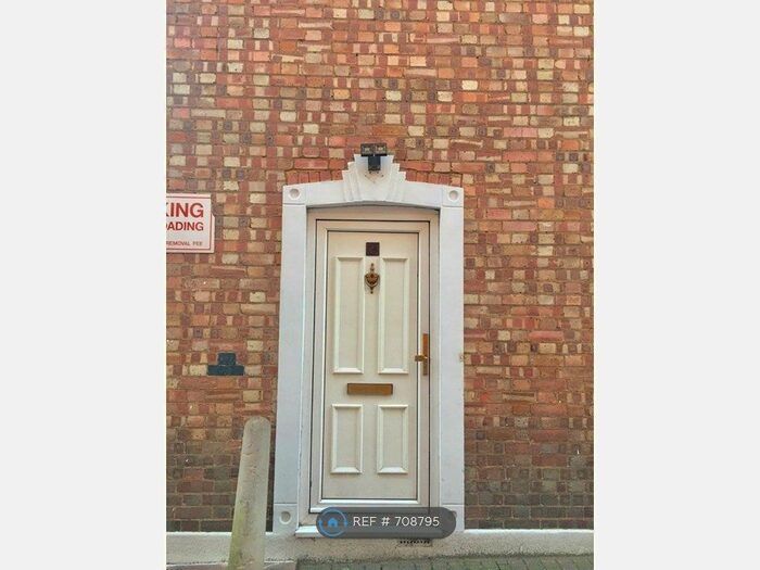 1 Bedroom Maisonette To Rent In Cambridge Road, New Malden KT3