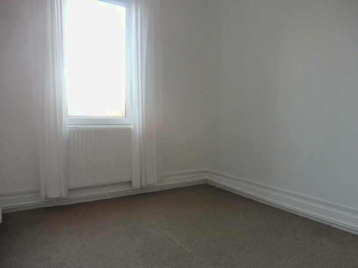 1 Bedroom Ground Flat To Rent In Ladysmith Road, Plymouth, PL4