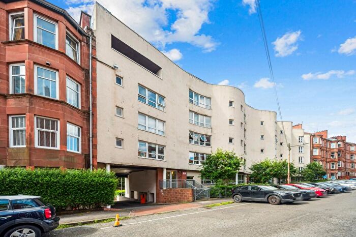 2 Bedroom Flat To Rent In Trefoil Avenue, Flat -, Shawlands, Glasgow, G41