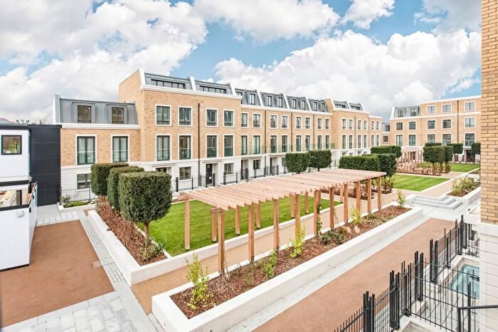 3 Bedroom End Of Terrace House To Rent In Rainsborough Square, London, SW6