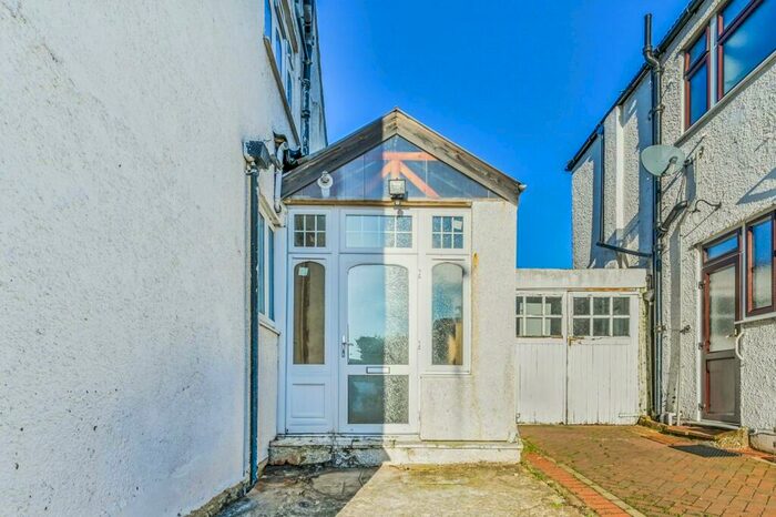 1 Bedroom Flat To Rent In Southern Avenue, London, , South Norwood, London, SE25