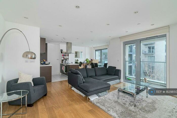 2 Bedroom Flat To Rent In Christian Street, London, E1