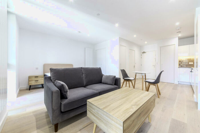 Apartment To Rent In Pinnacle House, Schooner Road, Royal Wharf, London, E16