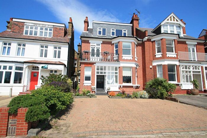 2 Bedroom Apartment For Sale In Westcliff Parade, Westcliff-On-Sea, SS0