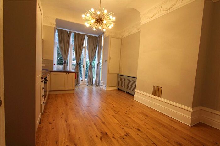 1 Bedroom Flat To Rent In Queens Avenue, London, N10