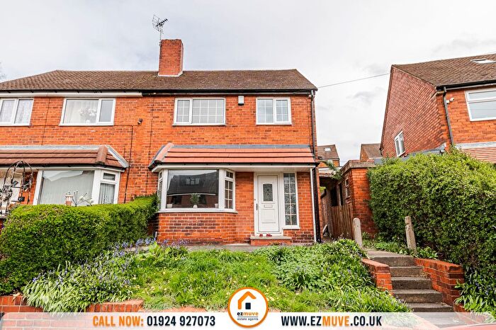 3 Bedroom Semi Detached House For Sale In Moorcroft Drive, Dewsbury, WF13