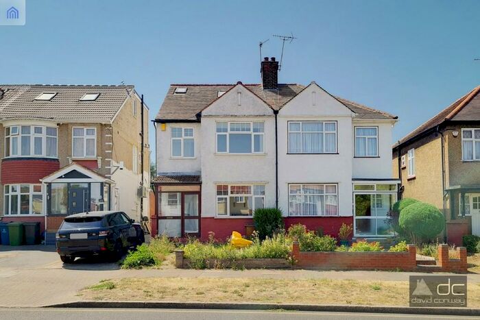 4 Bedroom Semi-Detached House To Rent In Shaftesbury Avenue, South Harrow, HA2