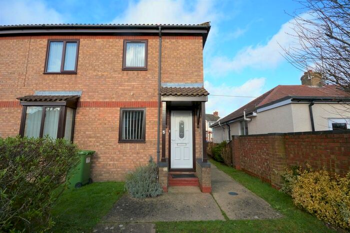 2 Bedroom Apartment To Rent In Fen Court, Suffolk, NR33