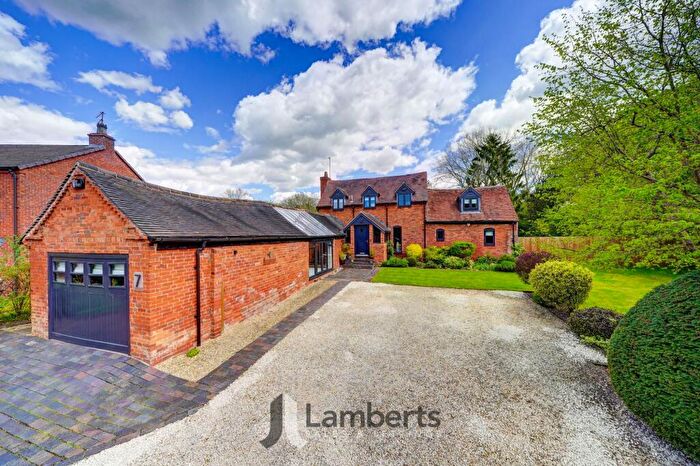 5 Bedroom Detached House For Sale In Longhope Close, Winyates Green, B98