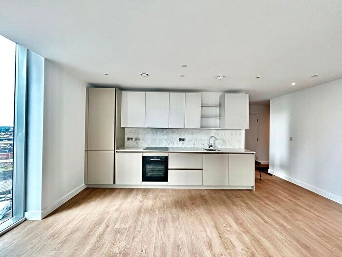 2 Bedroom Flat To Rent In Dantzic Street, Manchester, M4
