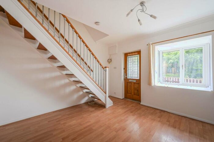 1 Bedroom House To Rent In Joshua Street, Poplar, London, E14