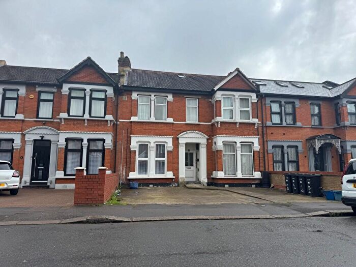 1 Bedroom Flat To Rent In Kildowan Road, Ilford, London, IG3