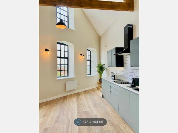 2 Bedroom Flat To Rent In Kingsgate House, Kingswood, Bristol, BS15