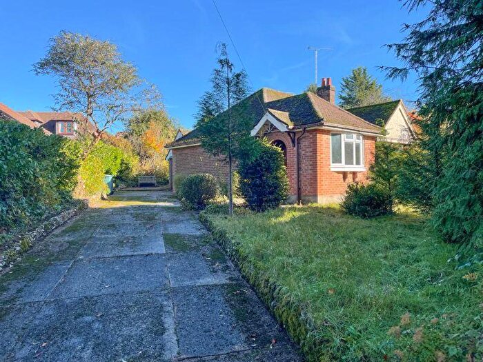 3 Bedroom Bungalow For Sale In Dunstable Road, Studham, LU6