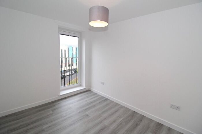 2 Bedroom Apartment To Rent In Grange Road, Glasgow, G42