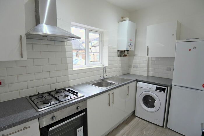 3 Bedroom Maisonette To Rent In High Road, London, NW10