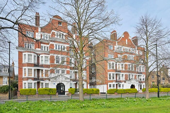 2 Bedroom Flat For Sale In Sutton Lane North, Chiswick, London, W4