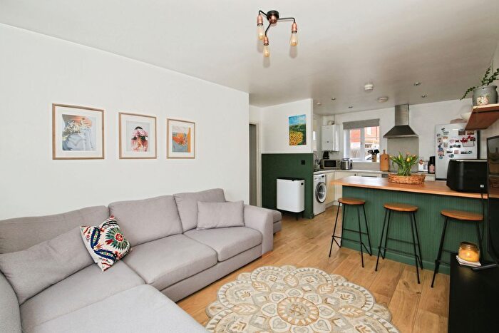 2 Bedroom Flat For Sale In Molyneux Square, Peterborough, PE7