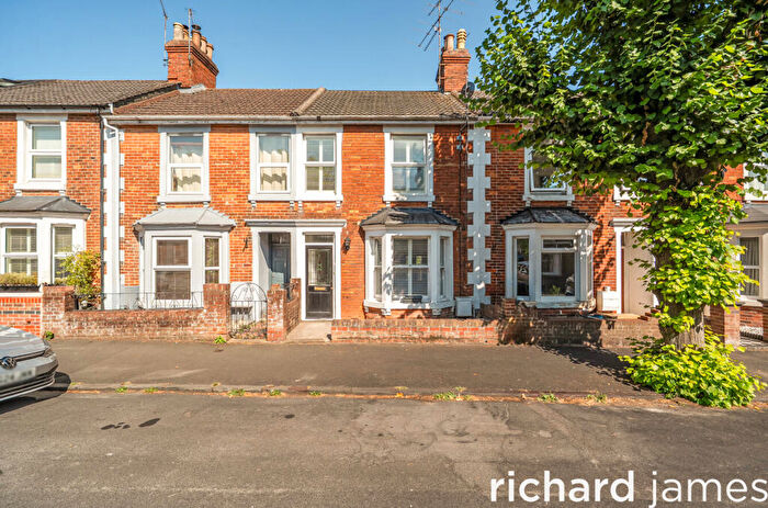 3 Bedroom Terraced House For Sale In Avenue Road, Old Town, Swindon, SN1