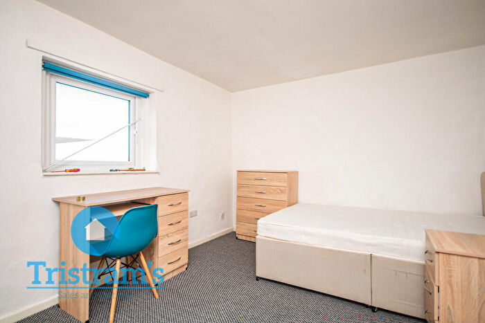 5 Bedroom Flat To Rent In Leengate, Lenton, NG7