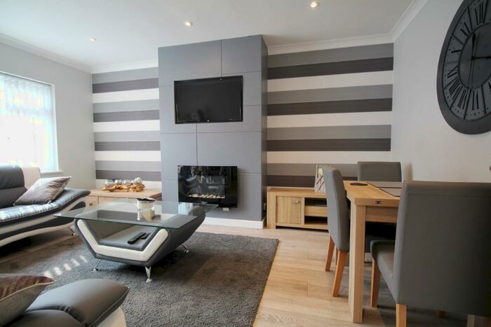 2 Bedroom Bungalow To Rent In Kingsmead Close, Cheltenham, GL51