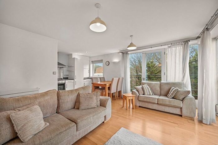 2 Bedroom Flat For Sale In Clephane Road, Islington, N1