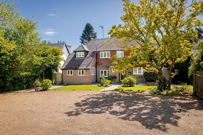 4 Bedroom Detached House For Sale In Ivy Mill Close, Godstone, RH9