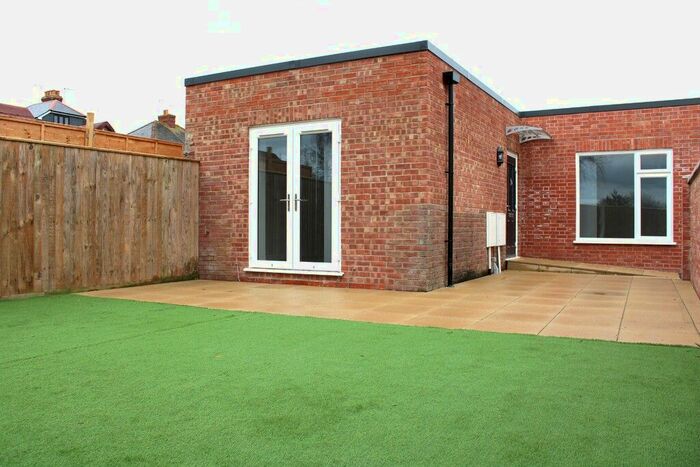 1 Bedroom Detached Bungalow To Rent In Percy Road, Yeovil, BA21