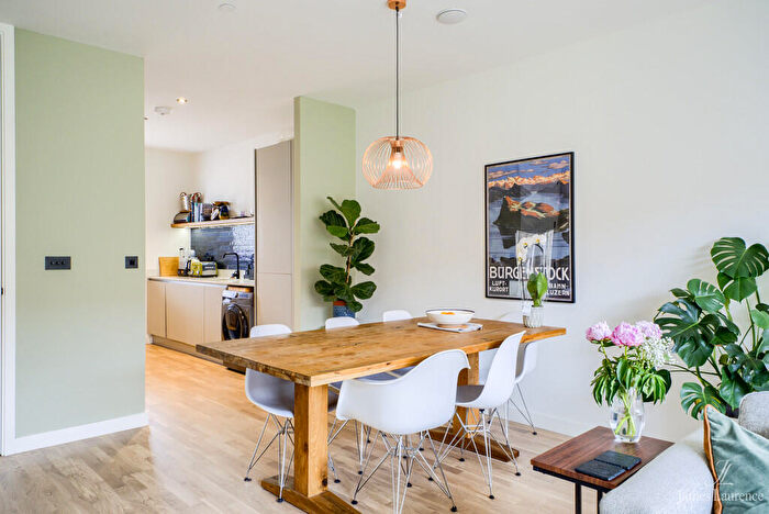 4 Bedroom Town House To Rent In Port Loop, South Loop Square, Edgbaston, B16