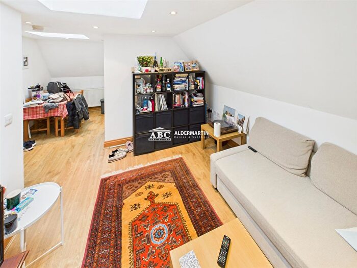 1 Bedroom Property To Rent In Ossulton Way, East Finchley, N2