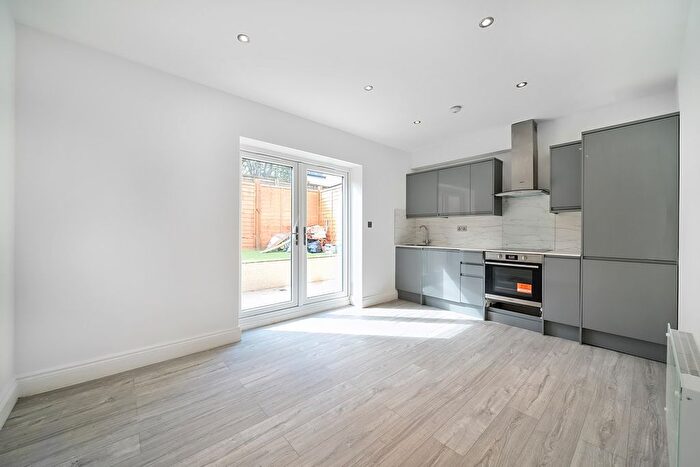 1 Bedroom Flat To Rent In Garratt Lane, Tooting, London, SW17