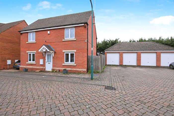 3 Bedroom Detached House For Sale In Bayston Court, Peterborough, PE2