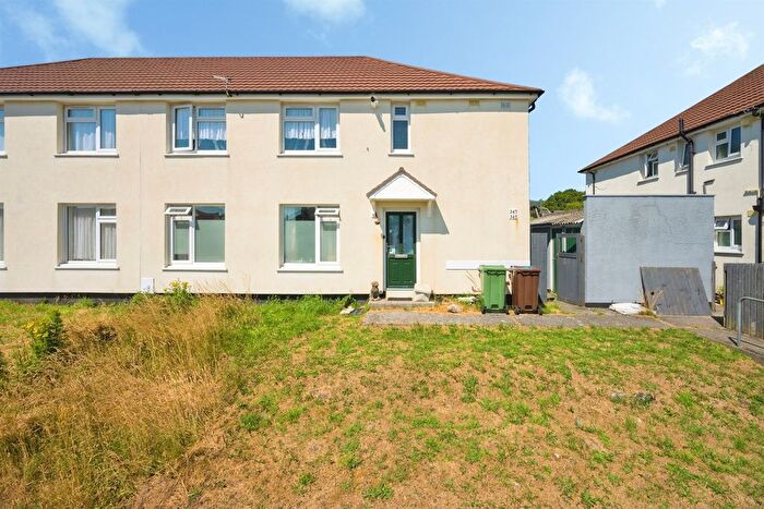 3 Bedroom Flat For Sale In Taunton Avenue, Plymouth, PL5