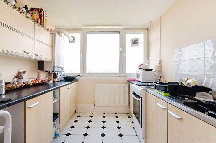 2 Bedroom Flat To Rent In St Peters Road, Kingston, Kingston Upon Thames, KT1