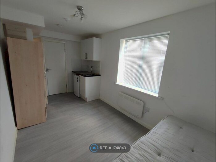 Studio To Rent In Egleston Road, Morden, SM4